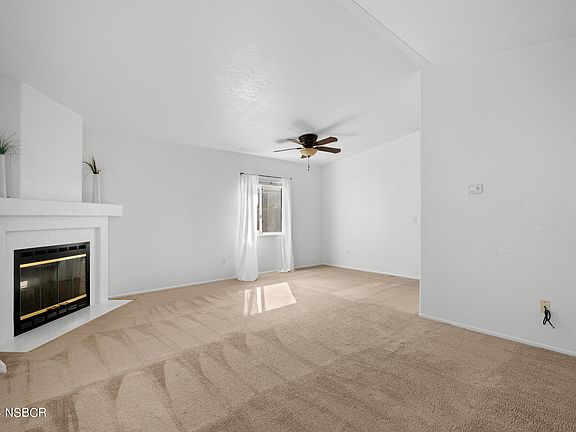 2nd image of 906 Vista Del Sol
