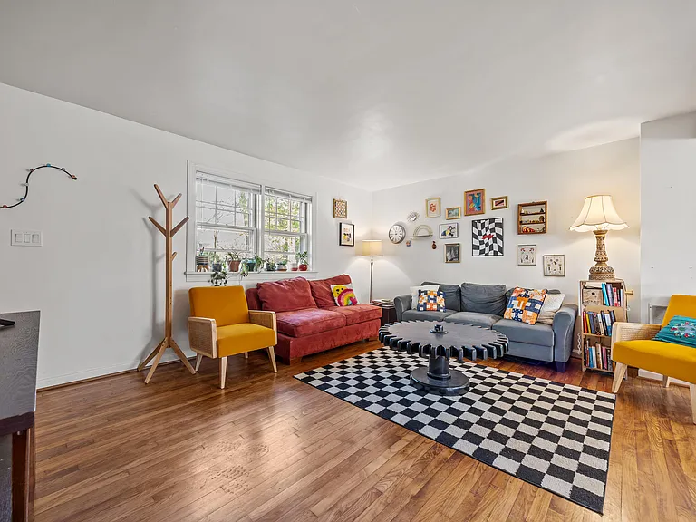 1030 Nichols Dr — Photo 4