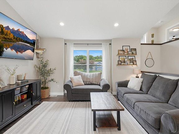 3rd image of 1121 Eulaine Cir