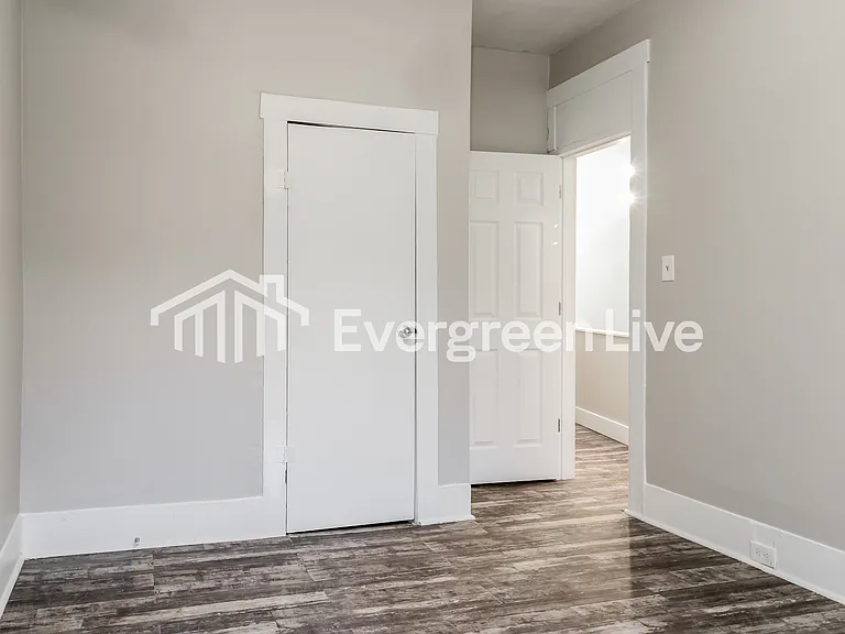 780 Linnard St — Photo 11