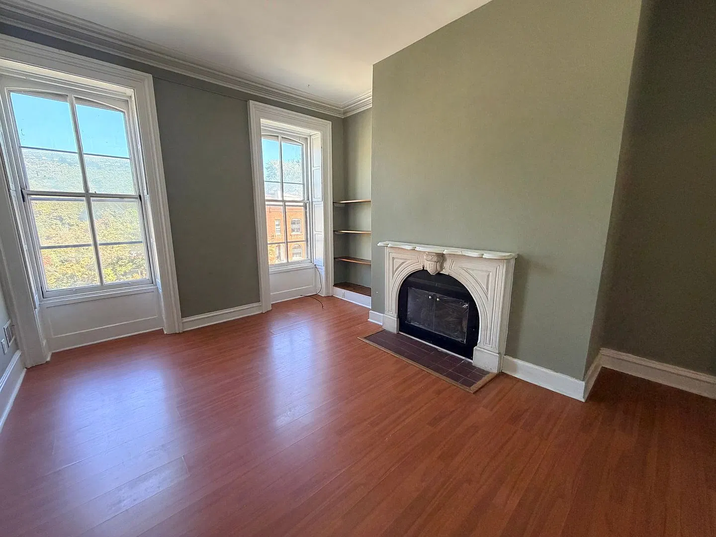 3br / 1 Bath - Center Square Available Now! — Photo 1