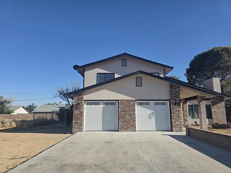 9848 Karen Ave — Photo 1