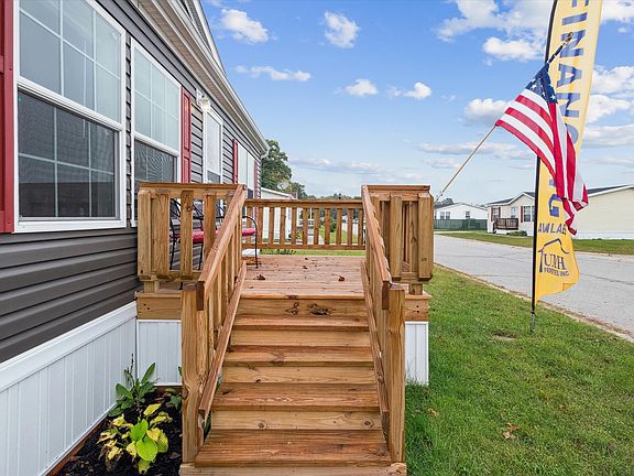 Exterior Image-5-Adventure 15 Forest Creek