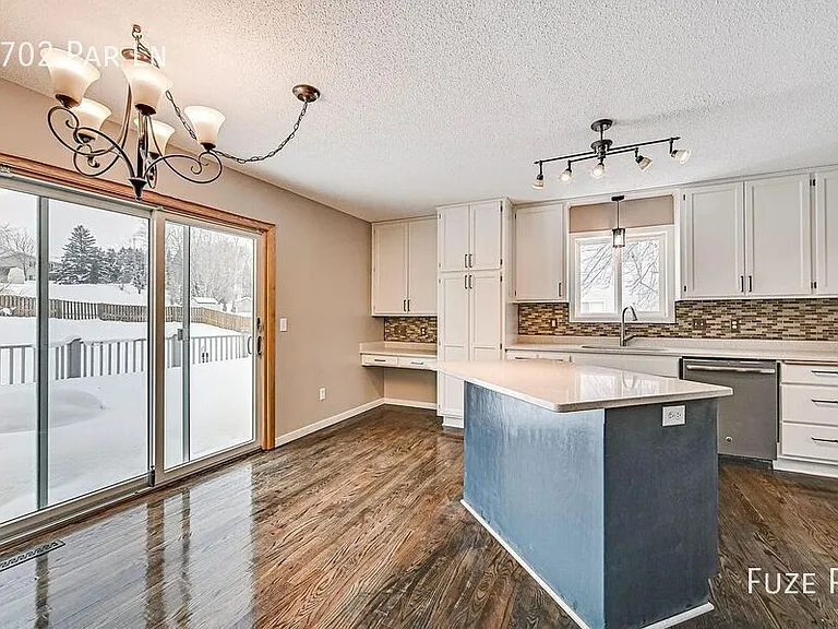 1702 Par Ln — Photo 10