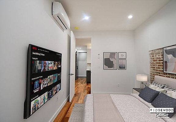 4th image of 309 Weirfield St #2