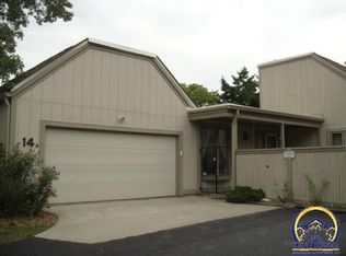 14 SW Pepper Tree Ln, Topeka, KS 66611