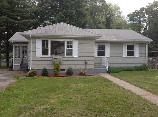 40 Delmore St, Springfield, MA 01109 | Zillow