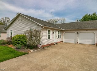 8491 Bridgeport Ln, Mentor, OH 44060