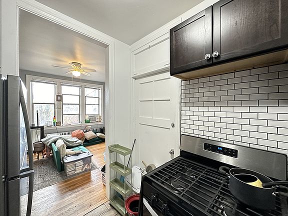 5th image of 1369 W Estes Ave #G4