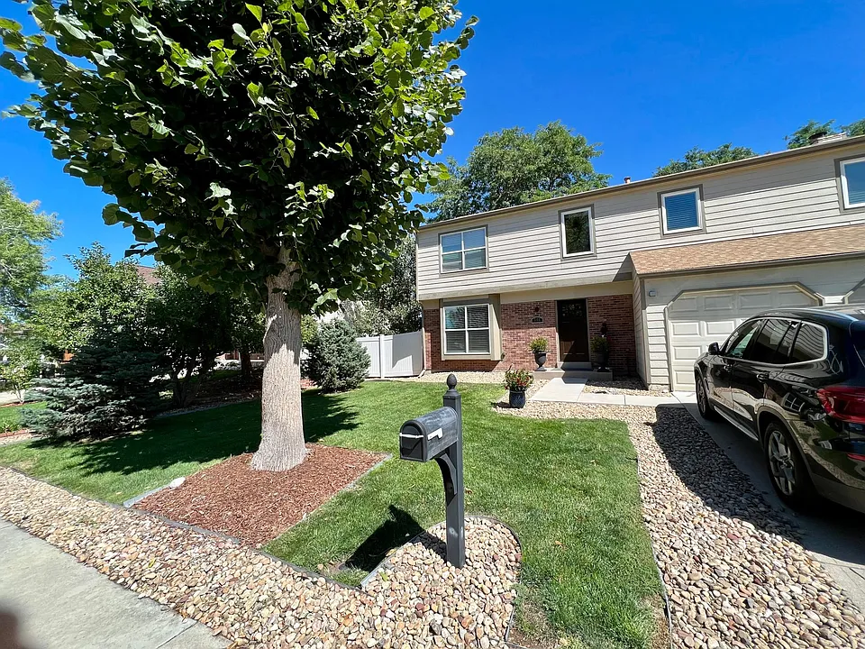 780 S Laredo Cir