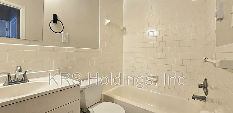 5537 Iowa Ave #D — Photo 8