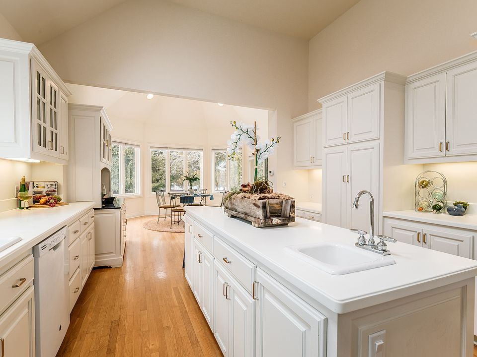 1st image of 2636 W Lake Vista Ct