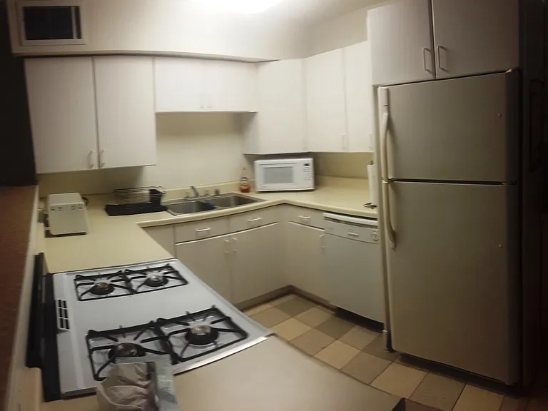 2925 Helena St — Photo 5