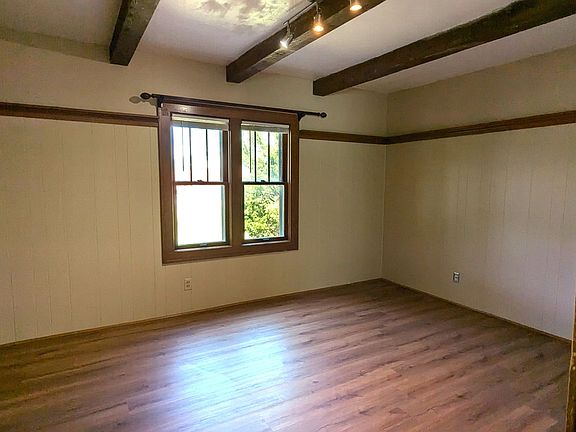 3rd image of 863 Lincoln Ave #857