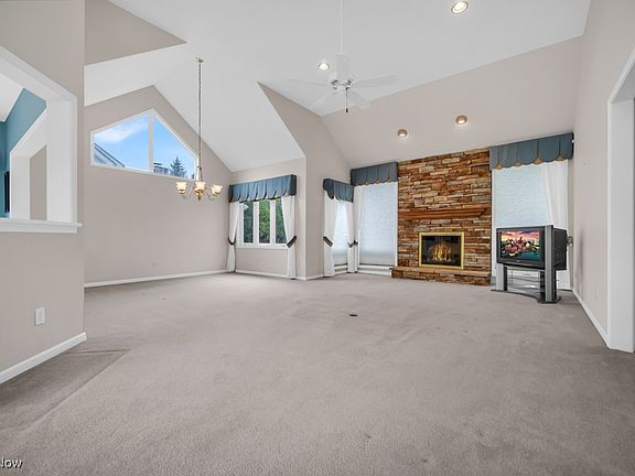3rd image of 415 Muirfield Dr