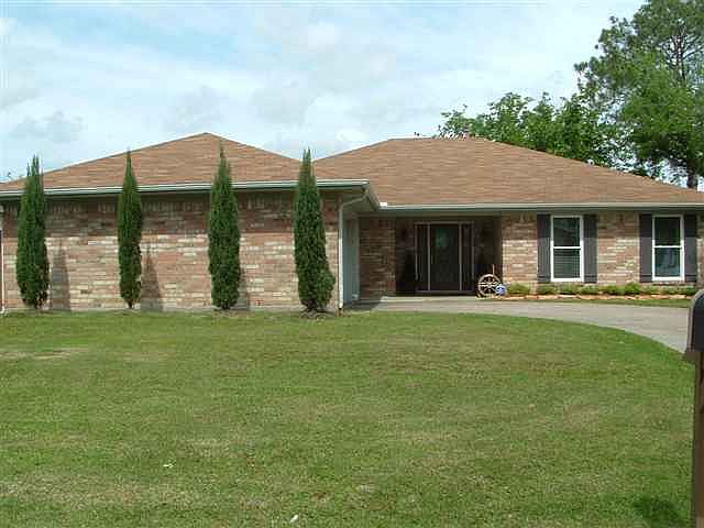 1st image of 3819 Blackberry Ln