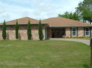 3819 Blackberry Ln, Port Arthur, TX 77642