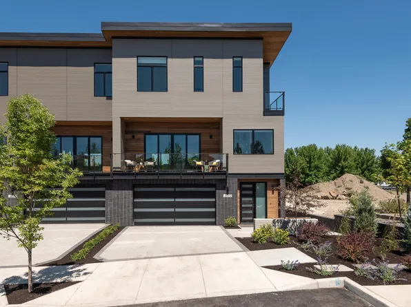 213 SW Log Ct, Bend, OR 97702