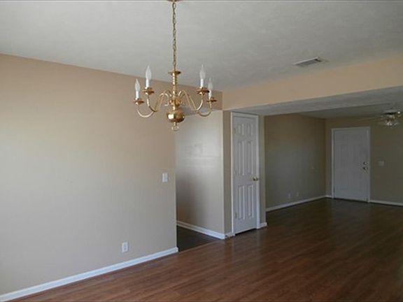 Formal Dining