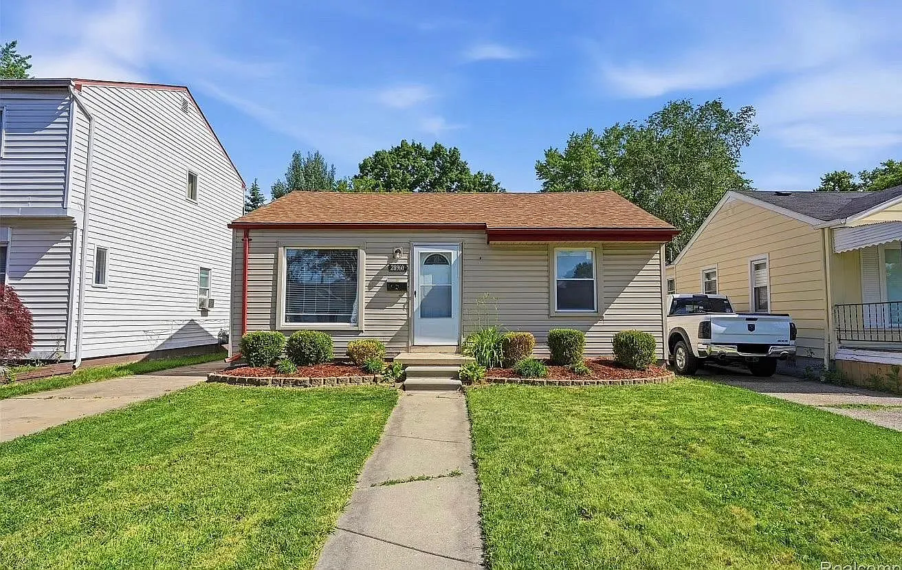 3 bed, 1086 sqft, $1,800 — Photo 1
