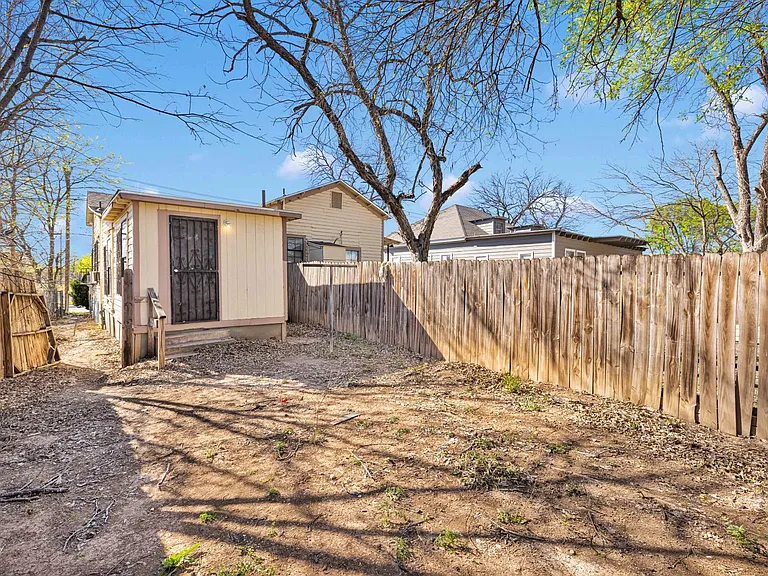 652 N San Ignacio Ave — Photo 9
