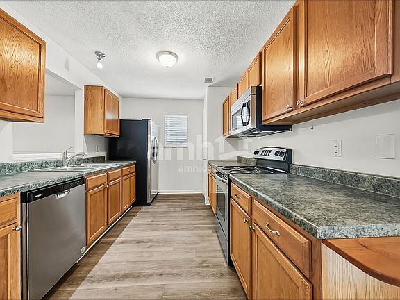 4th image of 323 Aberdeen Cir
