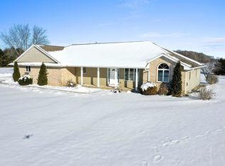 228 Jaworski Rd, Pulaski, WI 54162