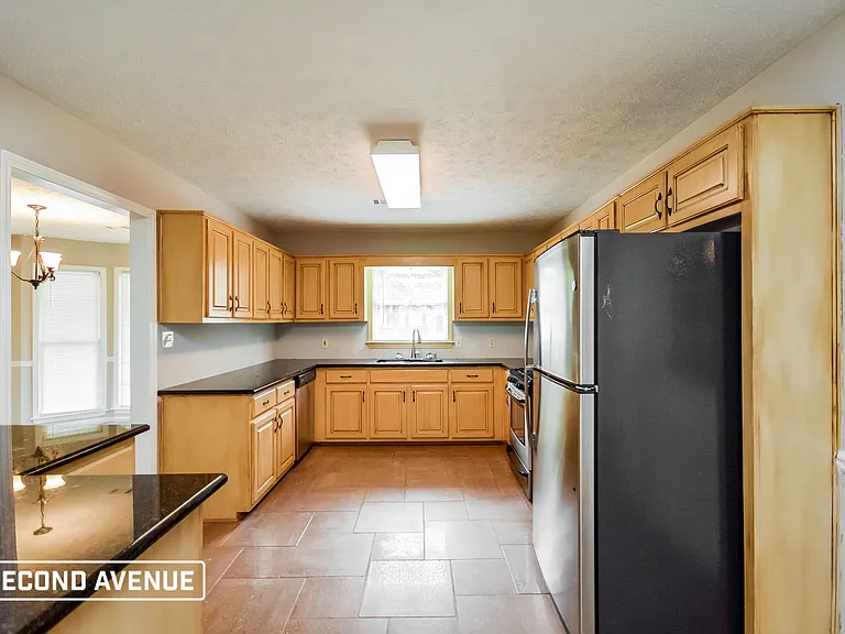 4830 Thornwood Dr — Photo 3