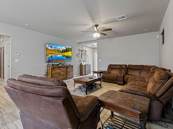 3rd image of 13925 Lago Vista Ave