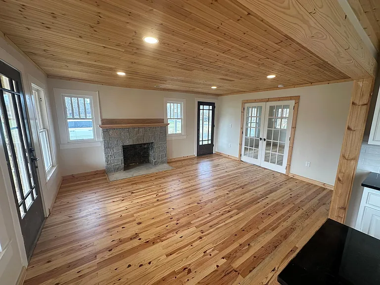 118 E Raleigh St — Photo 7
