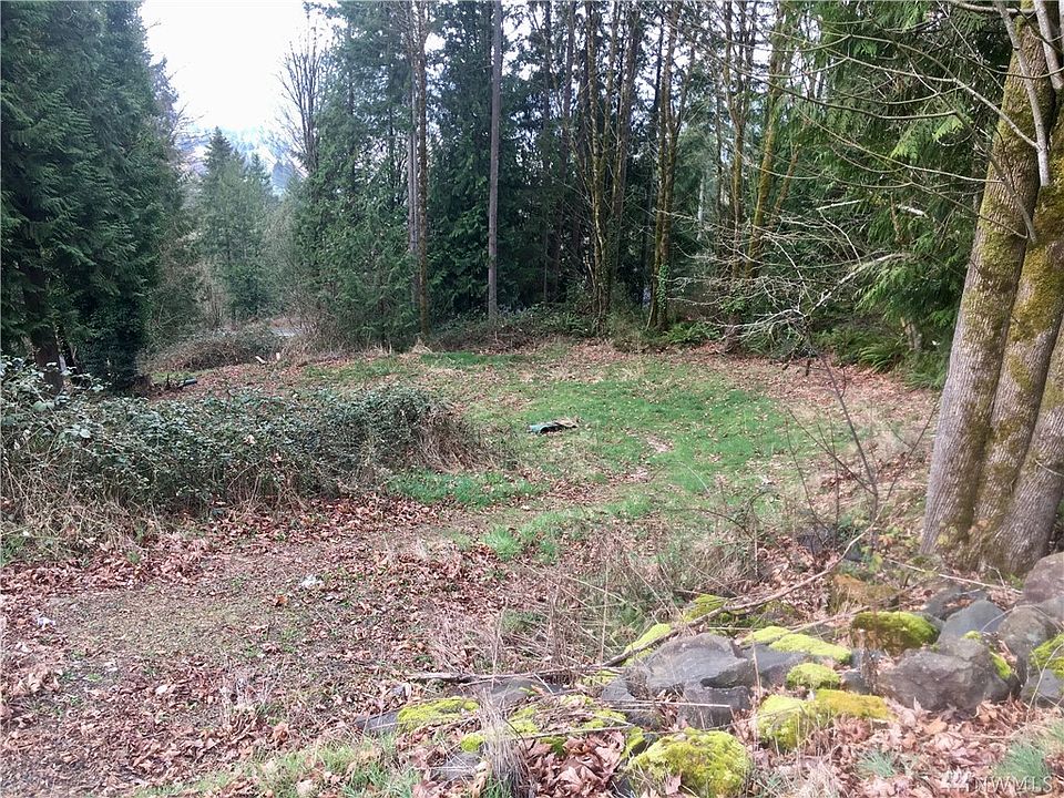 City lot ready for a new built home!