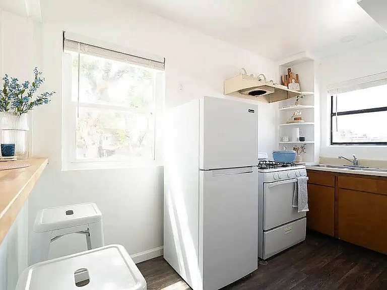 802 El Carmel Pl #802 — Photo 2