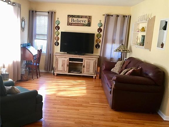 4th image of 7395 Portage St