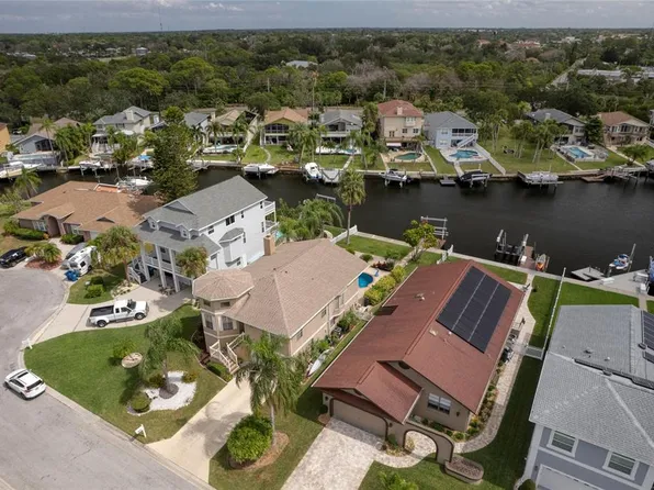 6240 Bayside Dr, New Port Richey, FL 34652