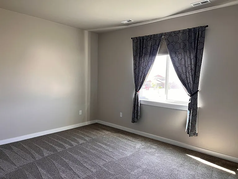 1401 W Bonneville St — Photo 9