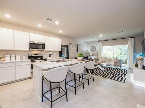 2nd image of 15401 Wildflower CIR