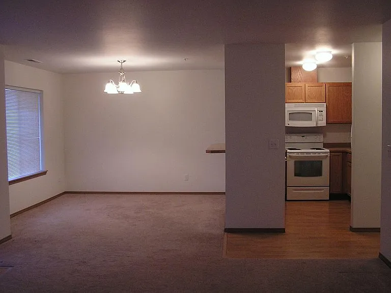 48 Beacon Dr #C — Photo 6