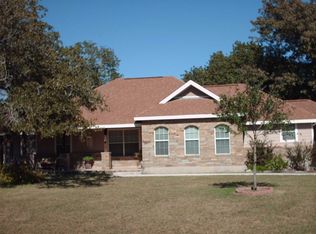 126 Governors Dr, Floresville, TX 78114