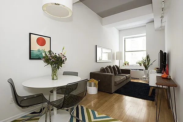 Sold by Nest Seekers International | media 2