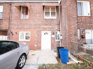 10208 189th St, Hollis, NY 11423