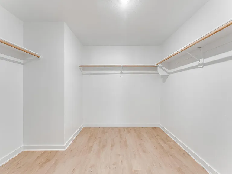 114 S Maroon Ave — Photo 26