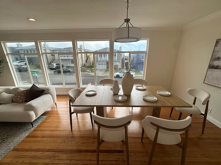 201 Springdale Dr — Photo 3