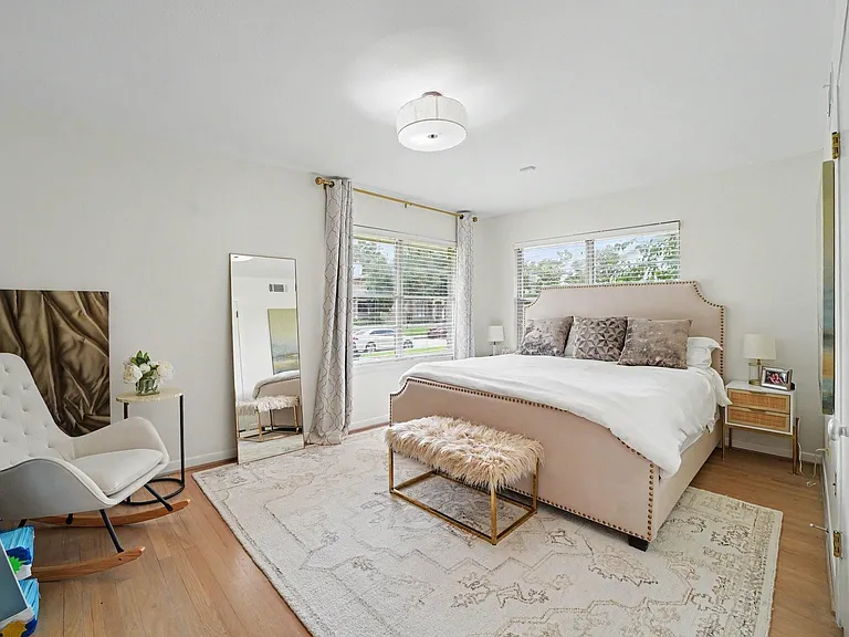 6267 Chevy Chase Dr — Photo 17