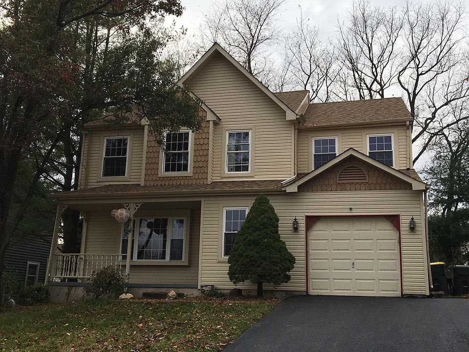 1st image of 1608 Russell Dr