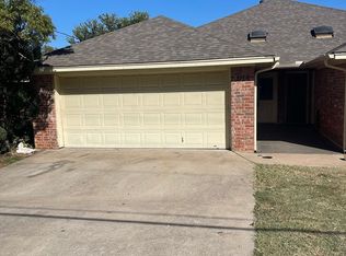 1112 W Spring St, Weatherford, TX 76086