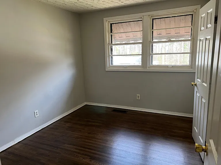 471 Cologne Dr SE — Photo 8