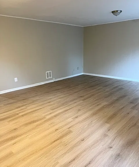 8315 Garfield Ct — Photo 7
