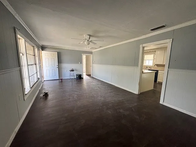 1321 W Frey St — Photo 4