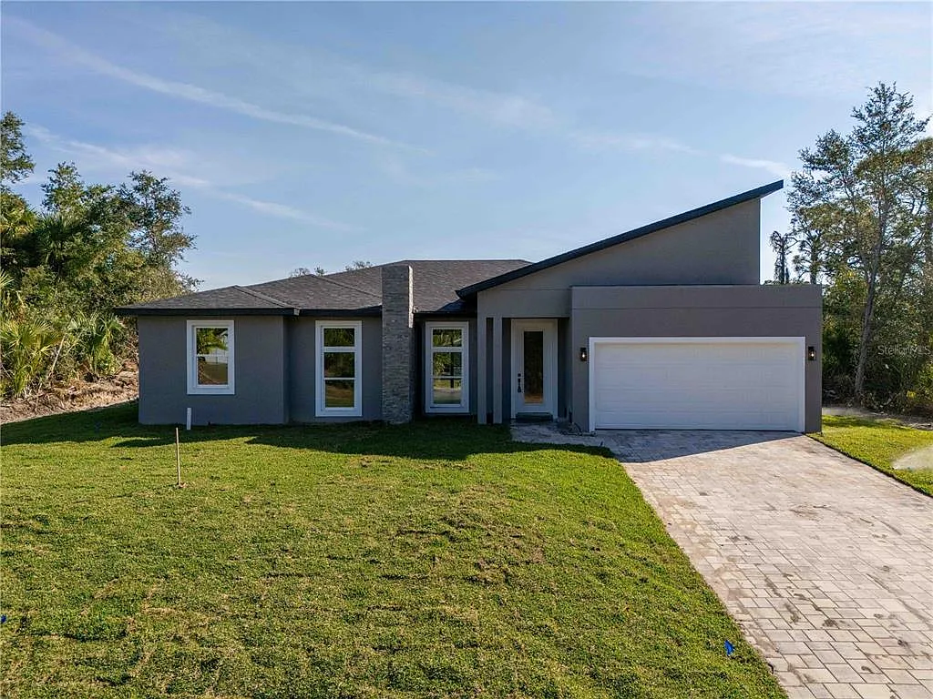 4 bed, 3.0 bath, 1795 sqft, $2,200 — Photo 2