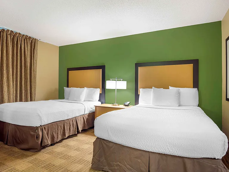 Deluxe Studio - 2 Full Beds